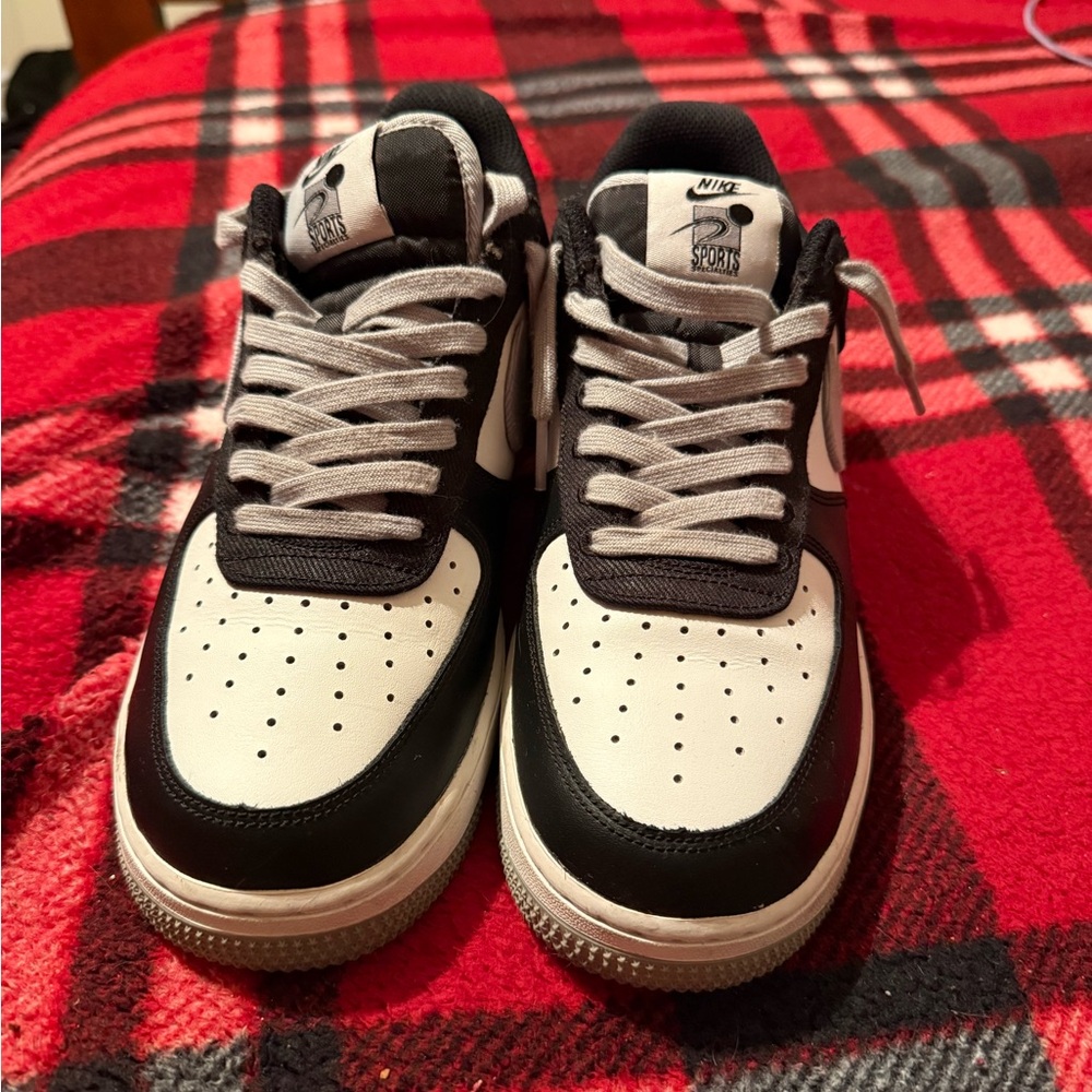 Nike Classic Black and White Low-Tops